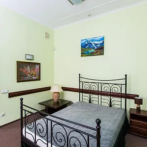 https://luxury-central-two-bedroom-apartment.hotelslviv.net